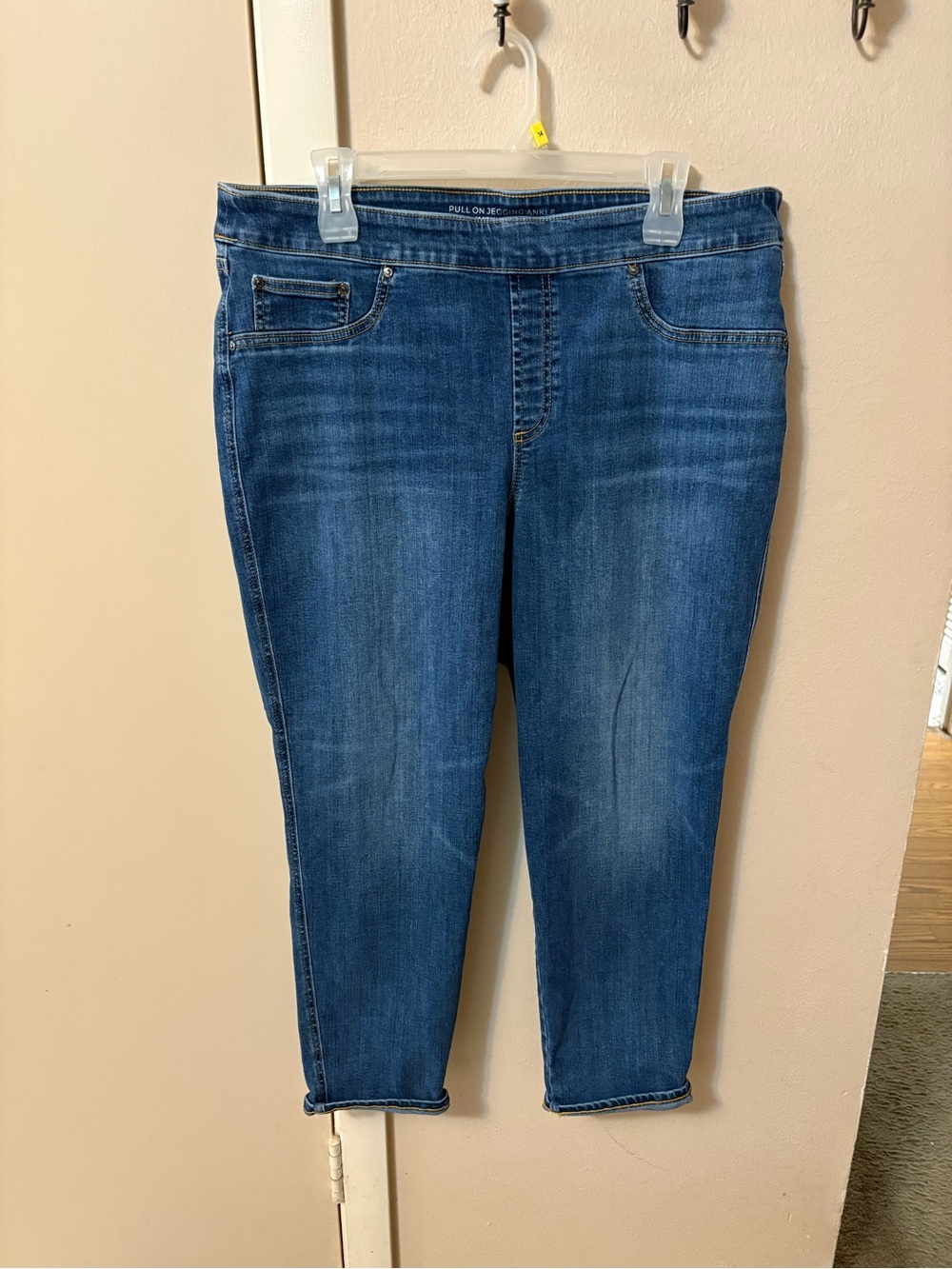 Chicos Pull on Jegging Ankle Jesns Sz 2.5P or 14R